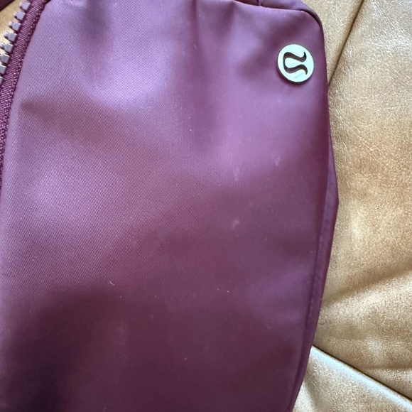 Lululemon Everywhere Belt Bag - Picture 6 of 6